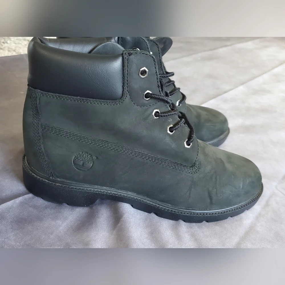 Timberland 6 Inch‎ Black Nubuck Waterproof Boots Size 7